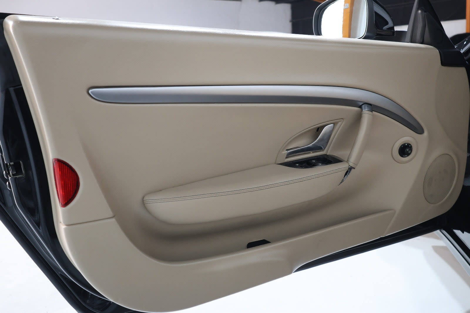 Maserati GranCabrio Sport 2015 | GCC Specs | Low Mileage 20000KM-PRISTINE CONDITION - Thumbnail 10