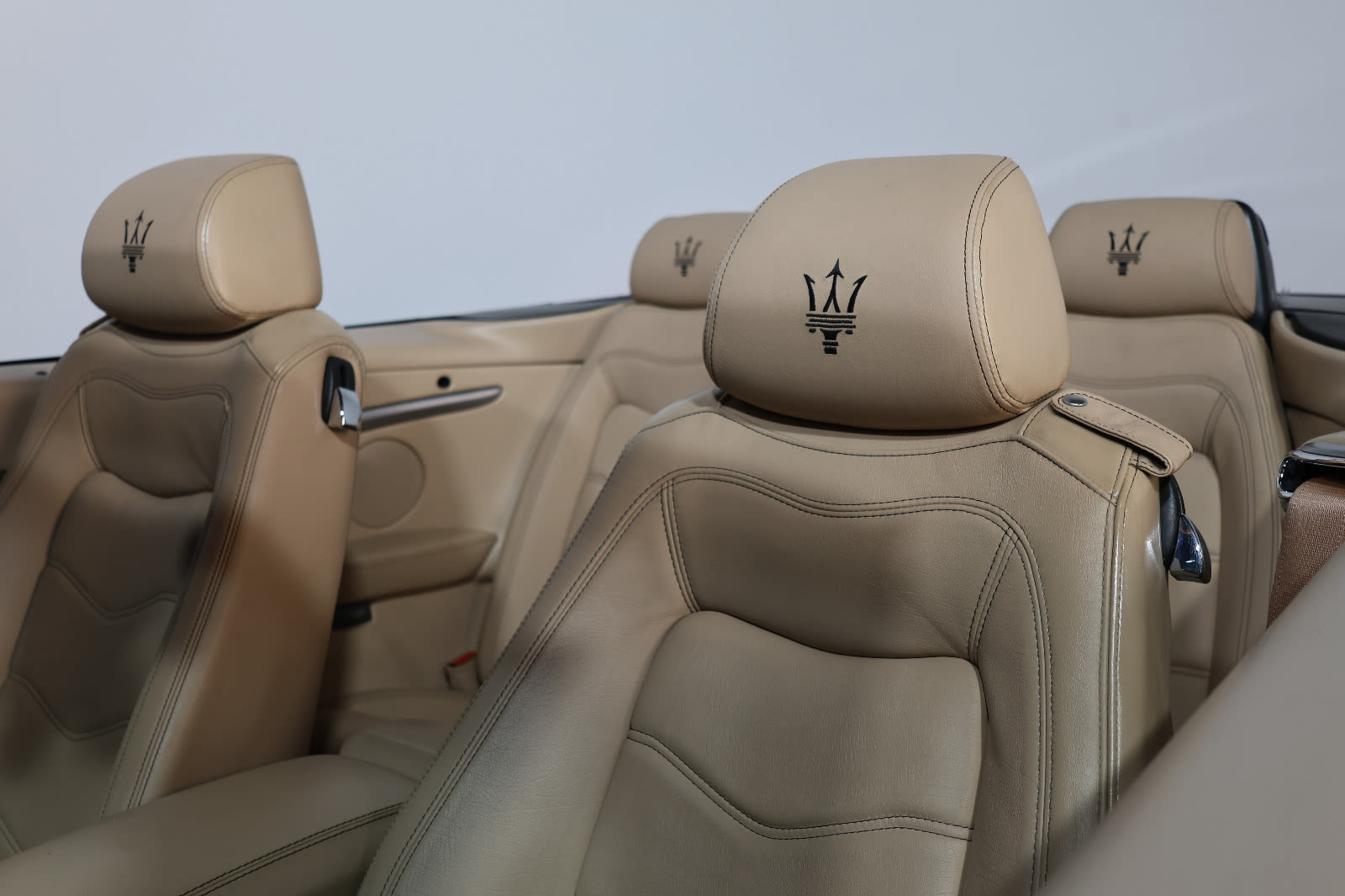 Maserati GranCabrio Sport 2015 | GCC Specs | Low Mileage 20000KM-PRISTINE CONDITION - Thumbnail 12