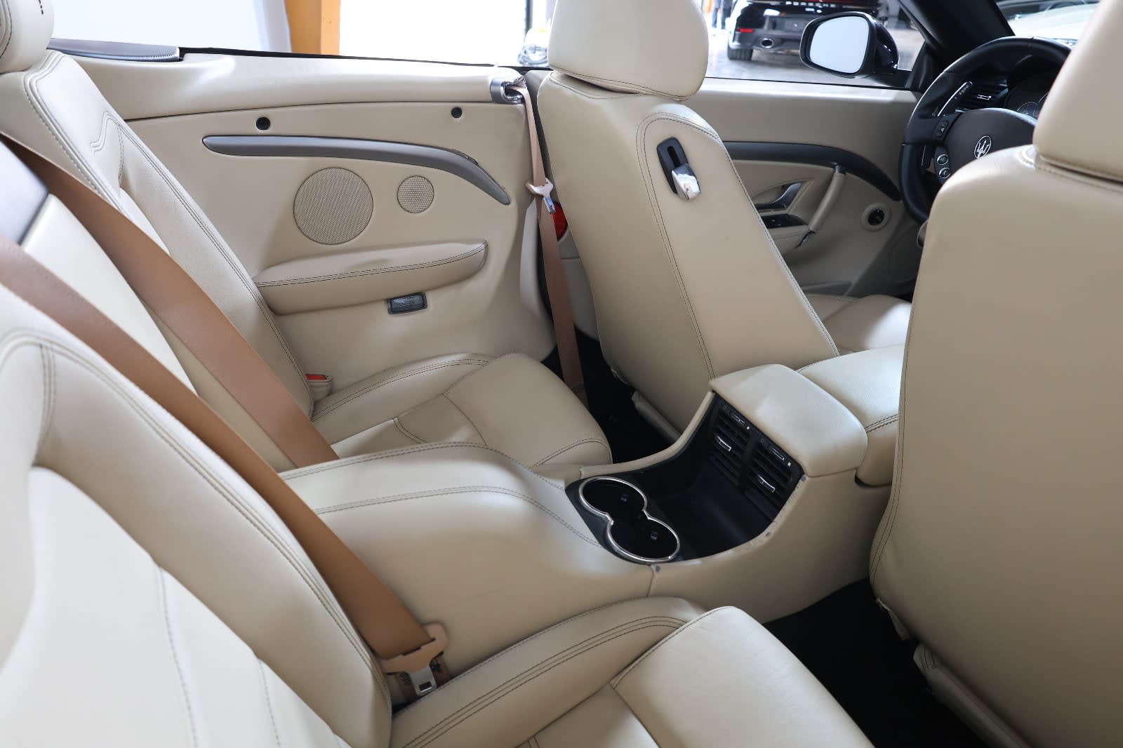 Maserati GranCabrio Sport 2015 | GCC Specs | Low Mileage 20000KM-PRISTINE CONDITION - Thumbnail 17