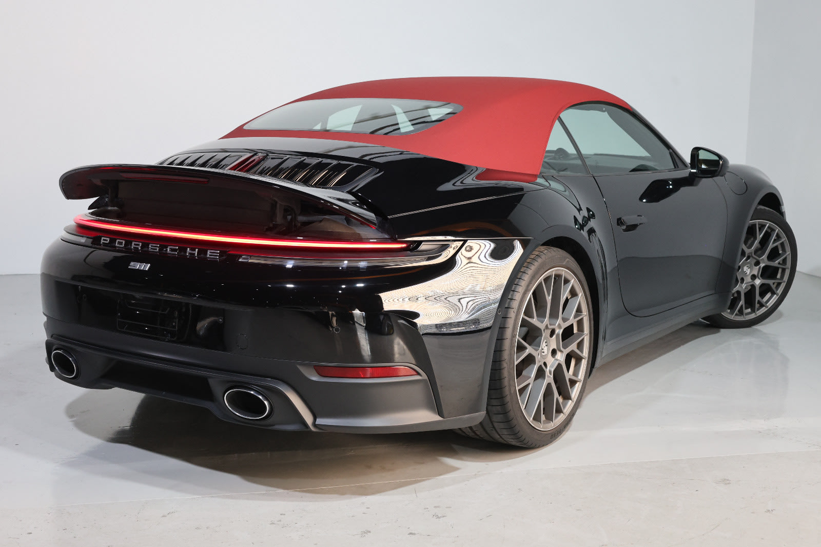 Porsche 911 Carrera 2025 GCC Specs-14000KM-UNDER WARRANTY & SERVICE-PRISTINE CONDITION - Thumbnail 7