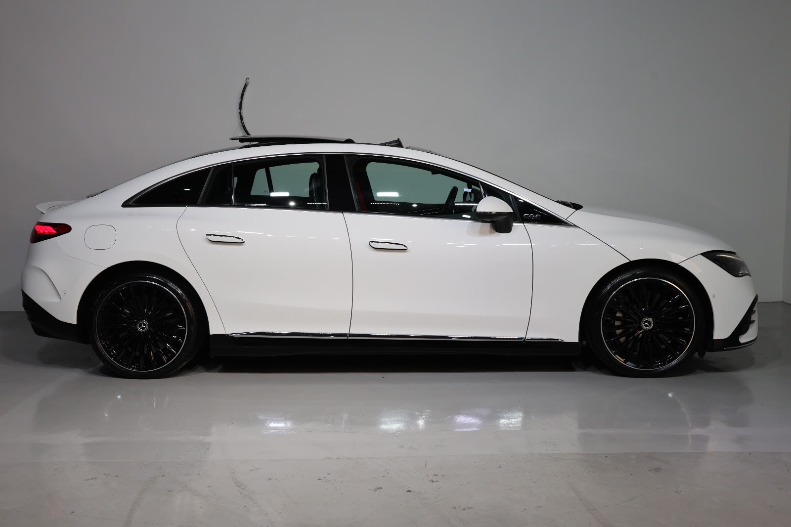 2024 Mercedes-Benz EQE 350+ GCC Specs-6300-UNDER WARRANTY & SERVICE-BRAND NEW - Thumbnail 7
