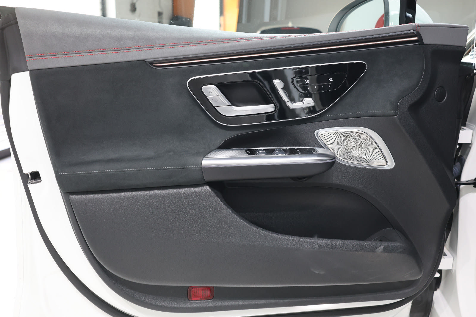 2024 Mercedes-Benz EQE 350+ GCC Specs-6300-UNDER WARRANTY & SERVICE-BRAND NEW - Thumbnail 8