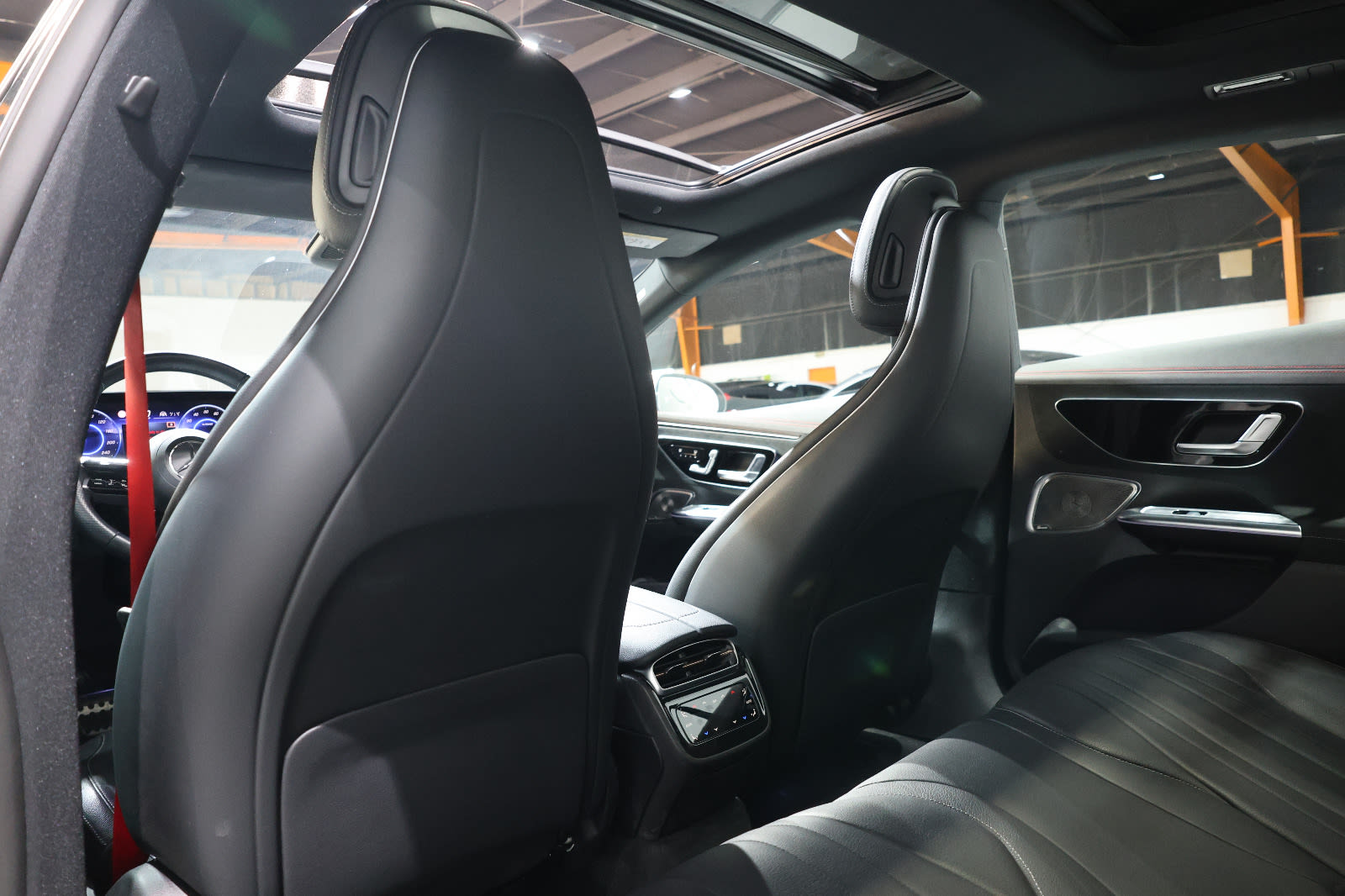 2024 Mercedes-Benz EQE 350+ GCC Specs-6300-UNDER WARRANTY & SERVICE-BRAND NEW - Thumbnail 17