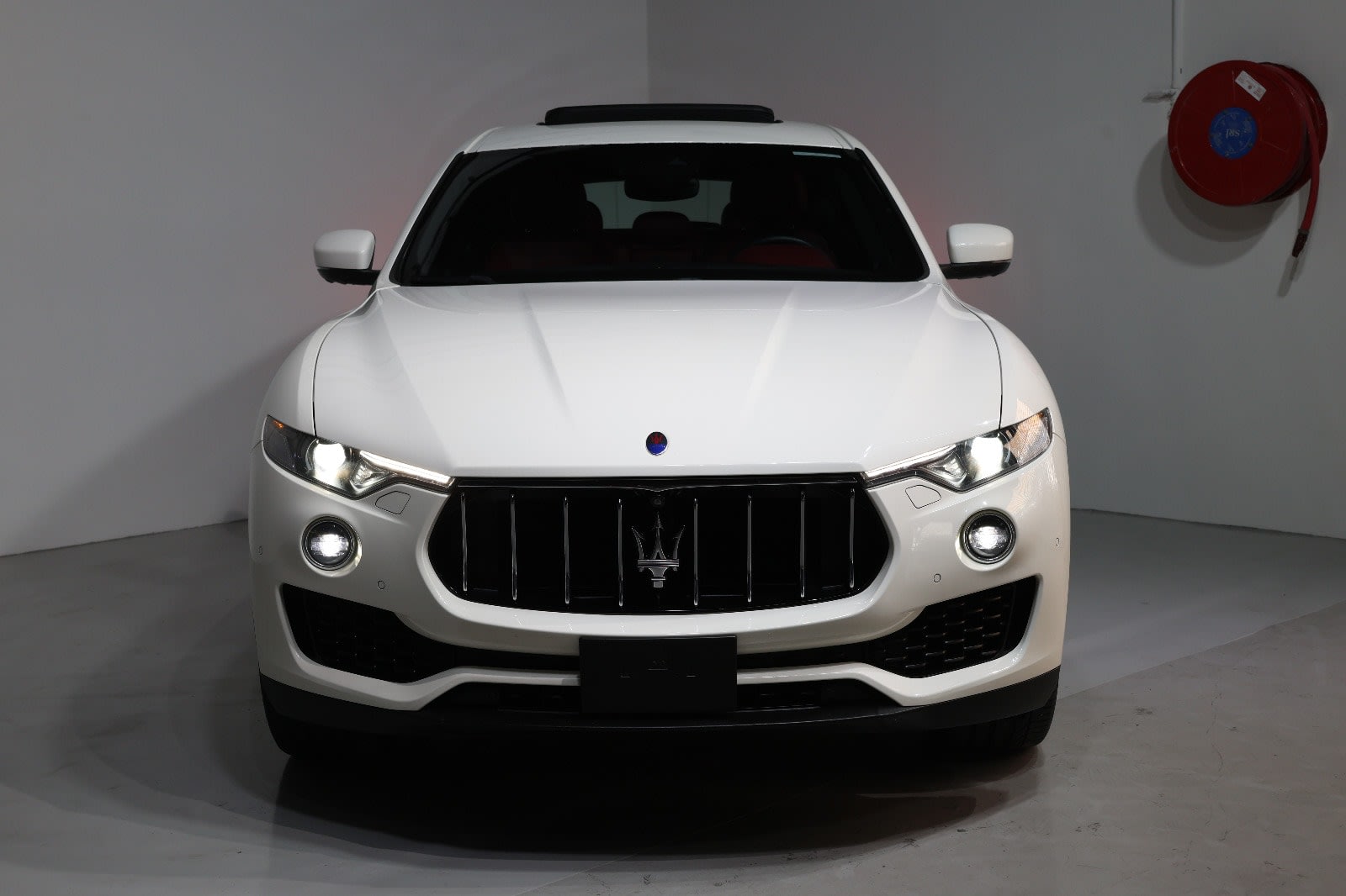 Maserati Levante SQ4 2019 | GCC Specs | 173000KM | Excellent Condition - Thumbnail 3