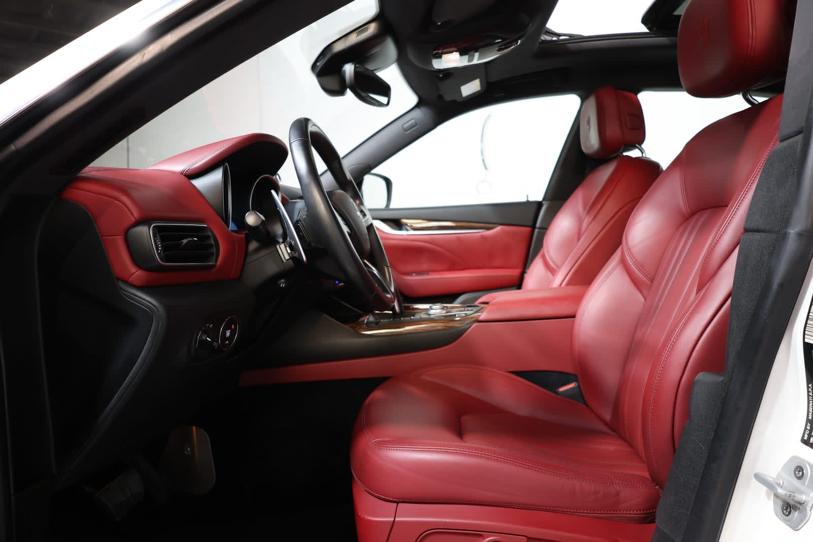 Maserati Levante SQ4 2019 | GCC Specs | 173000KM | Excellent Condition - Thumbnail 9