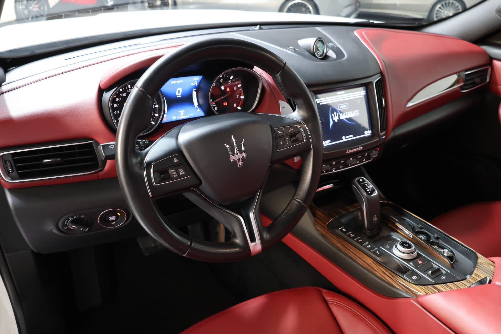 Maserati Levante SQ4 2019 | GCC Specs | 173000KM | Excellent Condition - Thumbnail 10