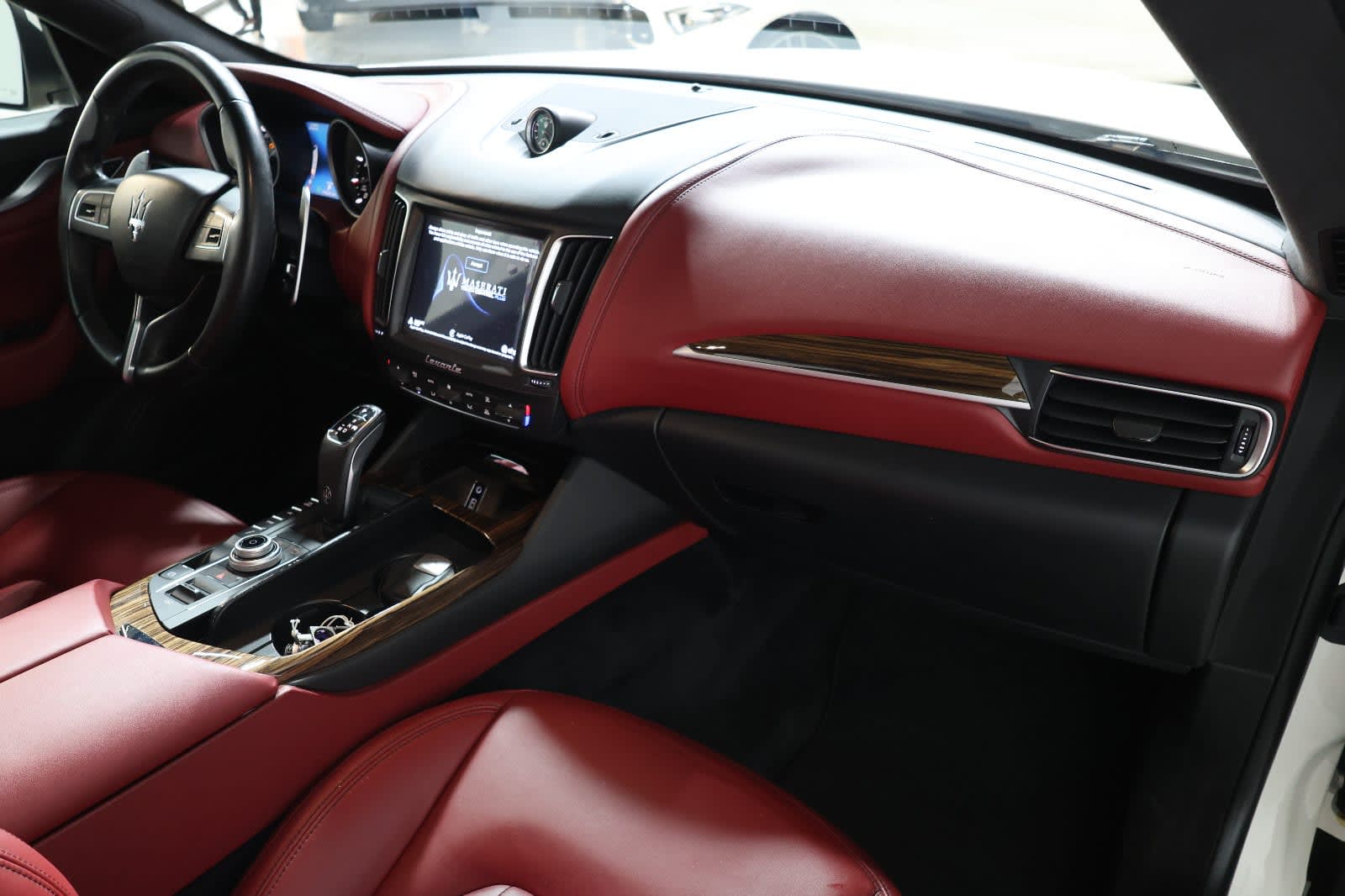 Maserati Levante SQ4 2019 | GCC Specs | 173000KM | Excellent Condition - Thumbnail 14