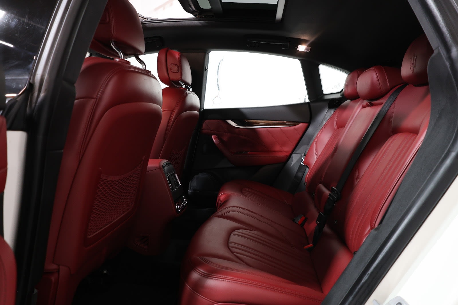 Maserati Levante SQ4 2019 | GCC Specs | 173000KM | Excellent Condition - Thumbnail 19