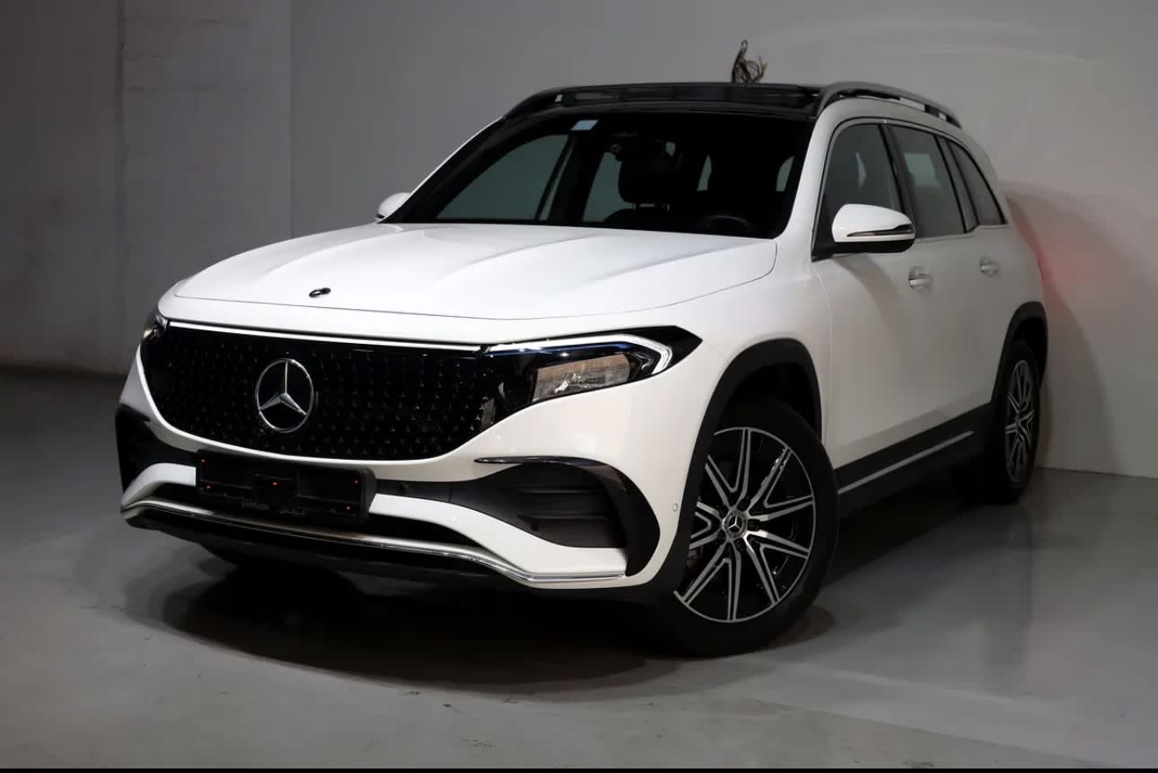 brand new 2025 Mercedes-Benz EQB 350 4MATIC. -electric SUV -14000km  -GCC-spec  - Thumbnail 2