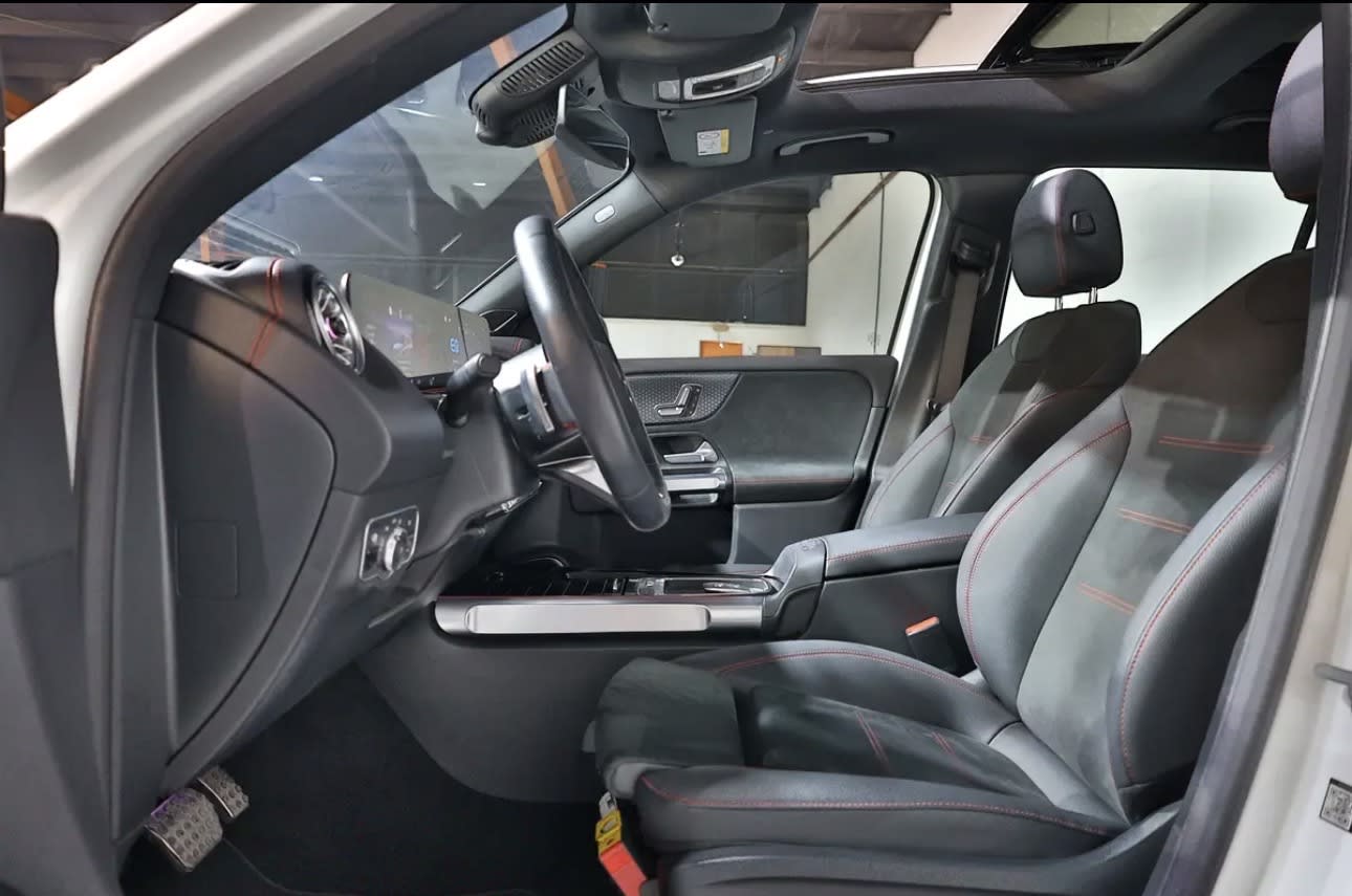brand new 2025 Mercedes-Benz EQB 350 4MATIC. -electric SUV -14000km  -GCC-spec  - Thumbnail 9