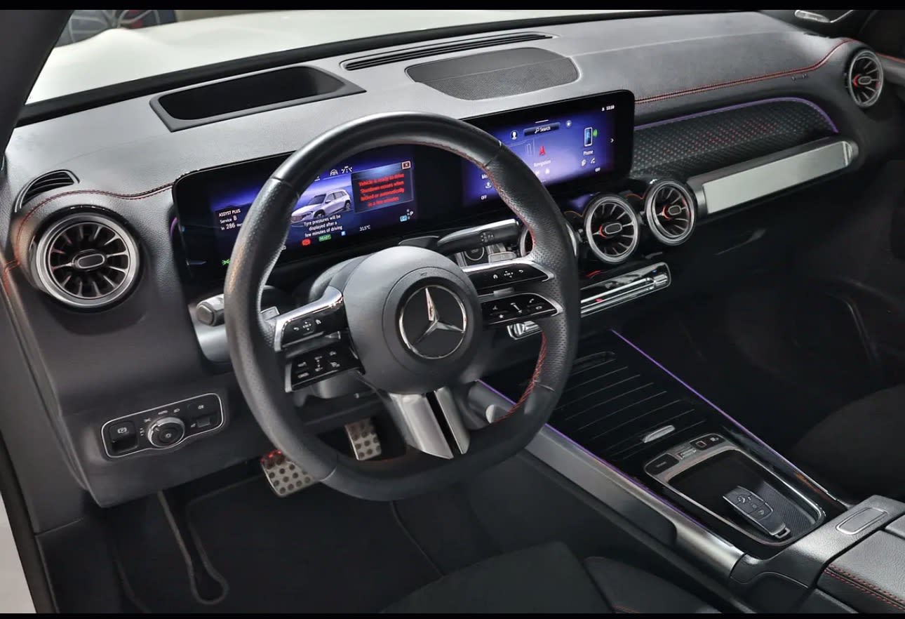 brand new 2025 Mercedes-Benz EQB 350 4MATIC. -electric SUV -14000km  -GCC-spec  - Thumbnail 11
