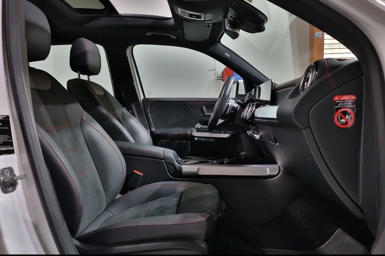 brand new 2025 Mercedes-Benz EQB 350 4MATIC. -electric SUV -14000km  -GCC-spec  - Thumbnail 14