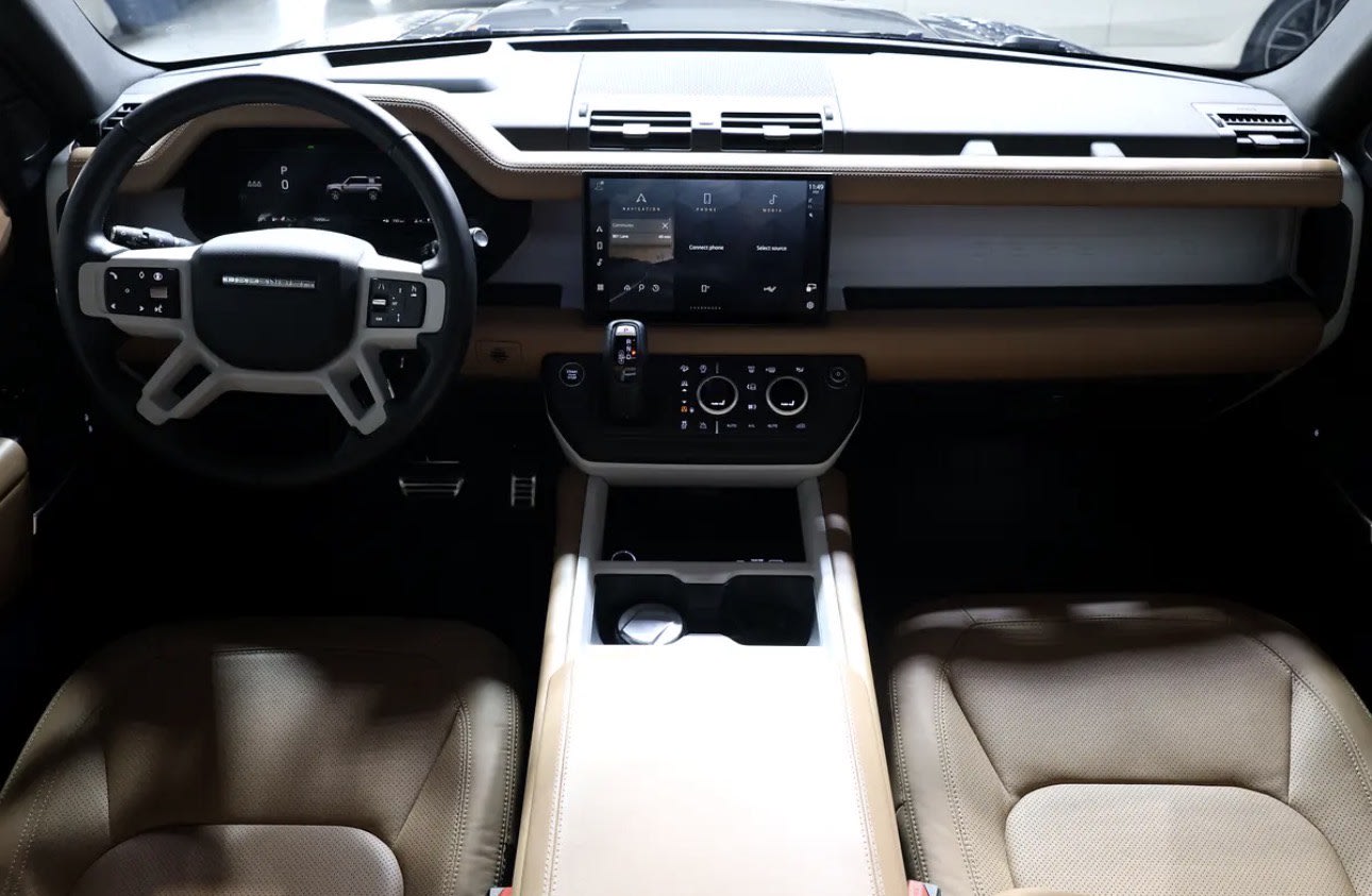 Brand new 2025 Land Rover Defender 110 HSE P400 76000KM -GCC-spec - Thumbnail 12