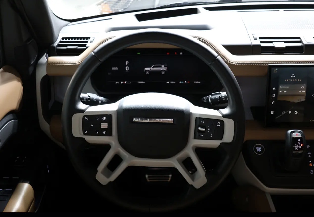 Brand new 2025 Land Rover Defender 110 HSE P400 76000KM -GCC-spec - Thumbnail 14