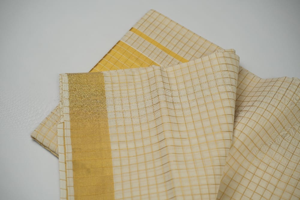 Handloom Check Saree - image 3