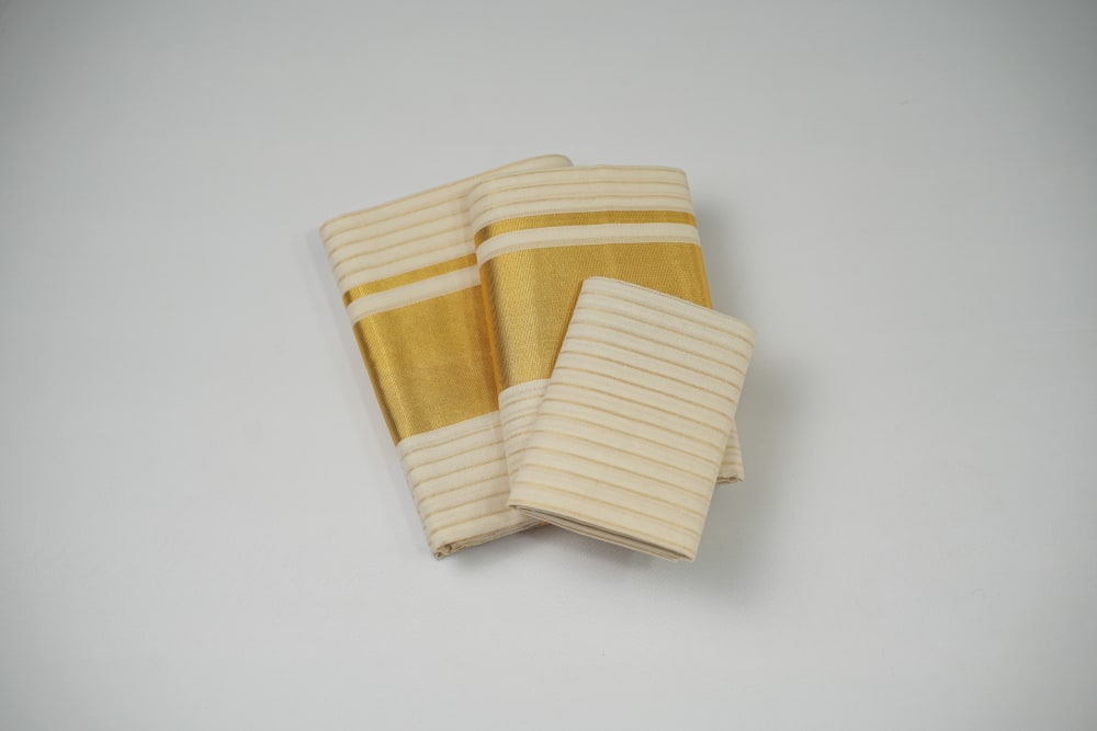 Strip Set Mundu