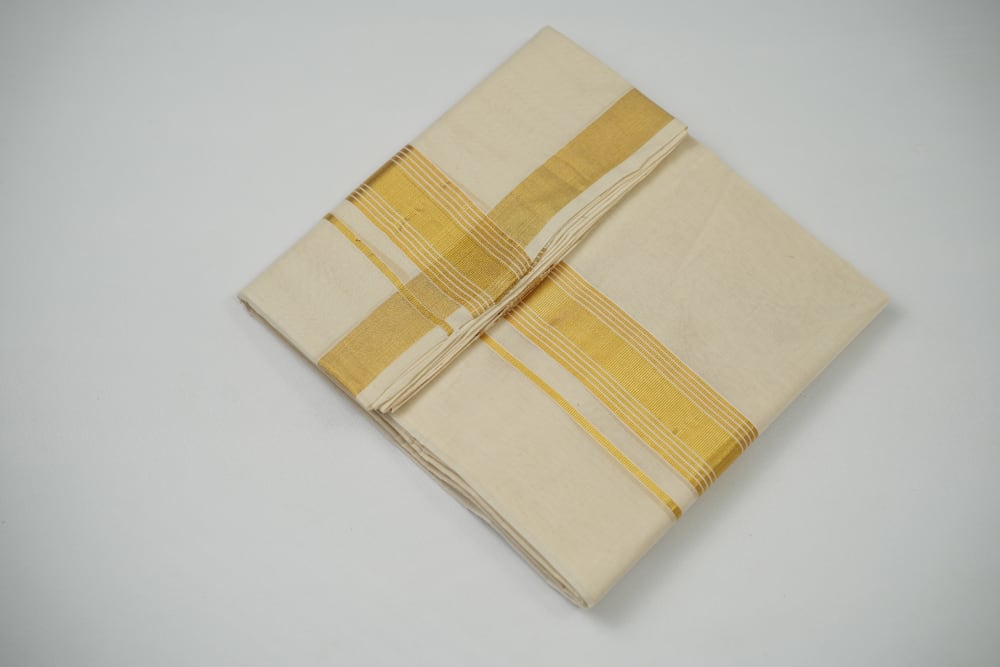 Handloom Kasavu Silk Mundu
