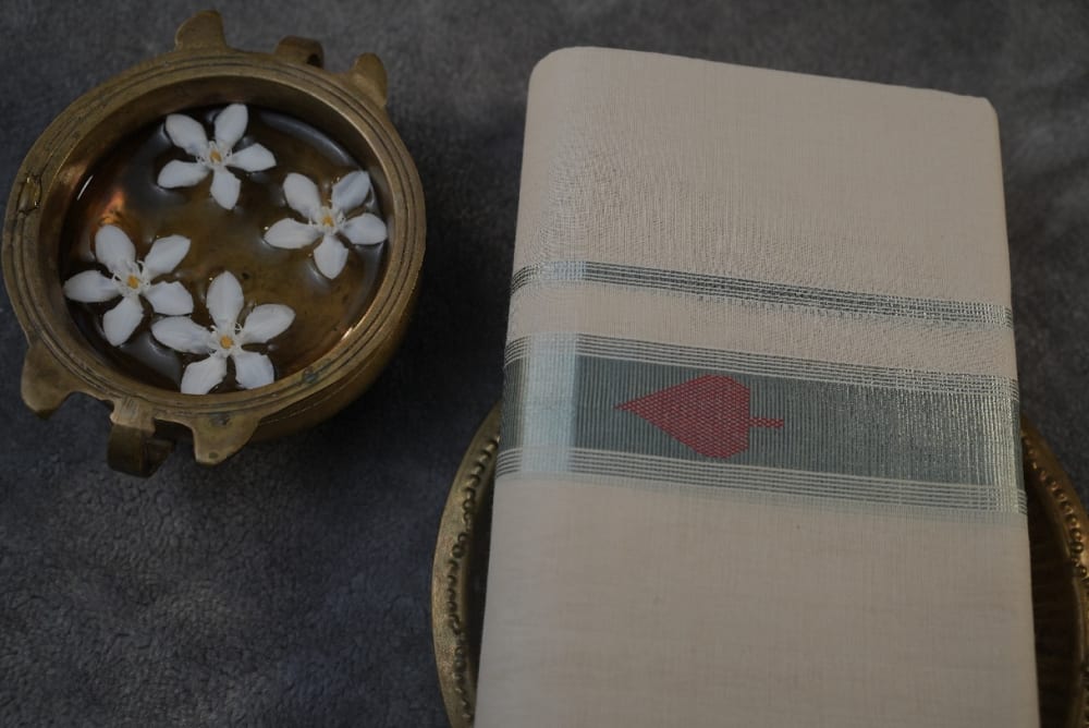 Silver Kara Design Mundu