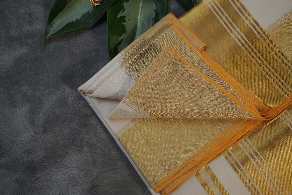 Traditional Kasavu Saree - image 3