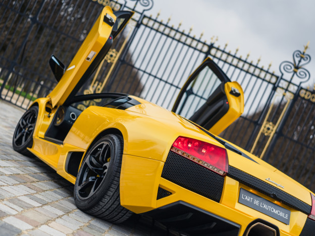 Lart De Lautomobile Lamborghini Murcielago Lp640 Giallo