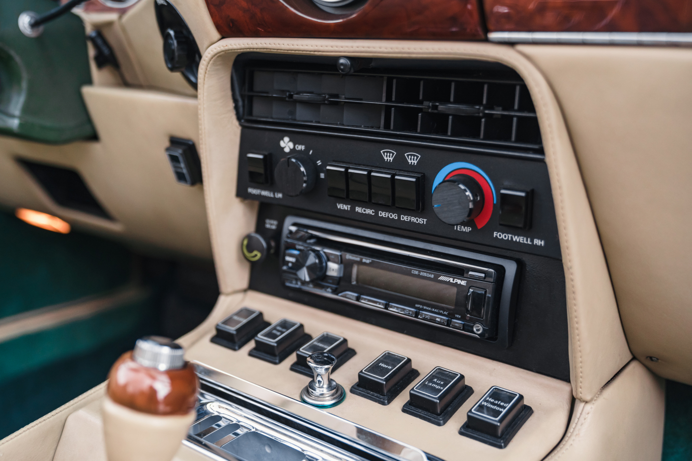 L'art de l'automobile | Aston Martin V8 Volante *Built for 1989 Geneva