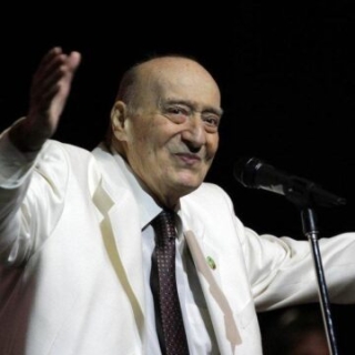 شاب الهوى وشبنا