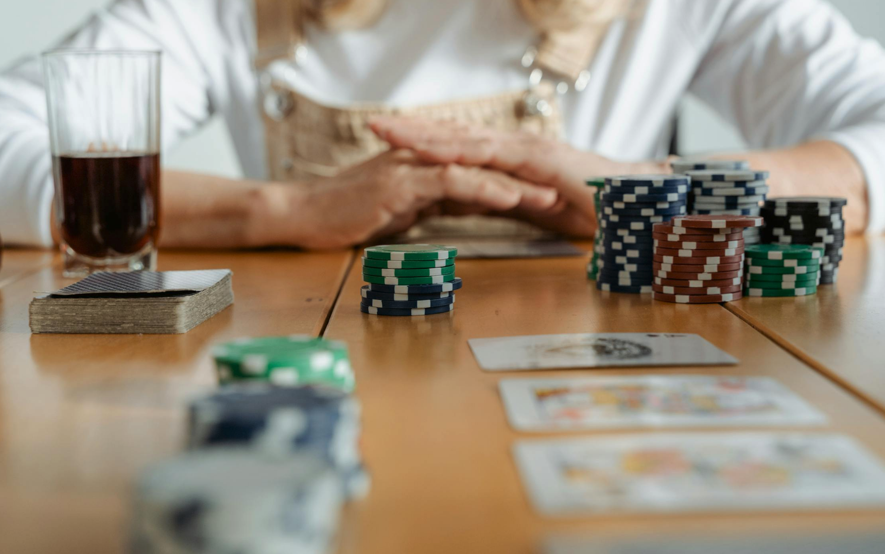 Texas Hold'em All-In Showdown Procedures in Canada