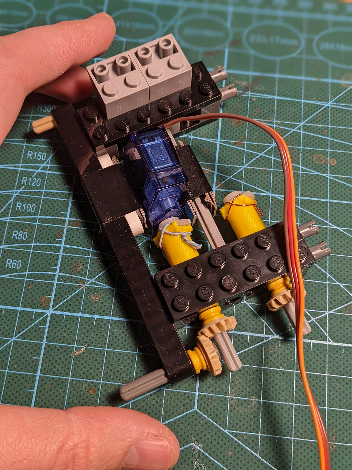 Первый прототип лего машины с Wi-Fi управлением Wi-Fi машинки из Lego