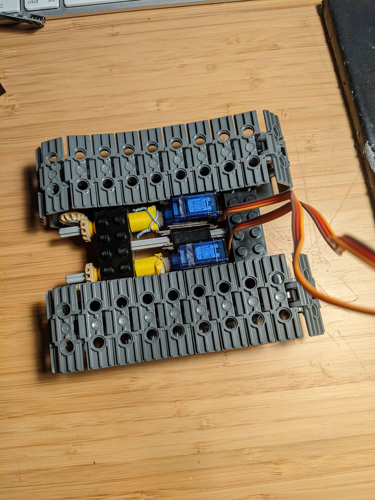 Первый прототип лего машины с Wi-Fi управлением Wi-Fi машинки из Lego