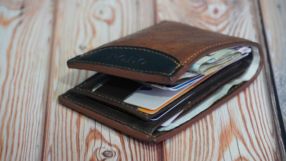 The Lost Wallet That Found Love – Real Love Stories
