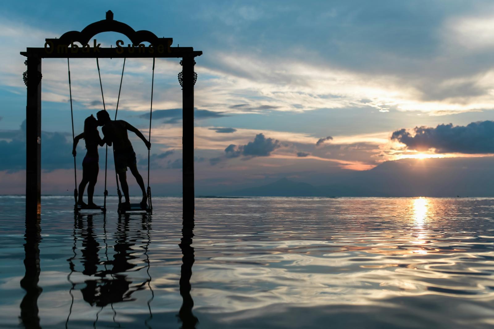 Beach Date Ideas — romantic visual inspiration for couples