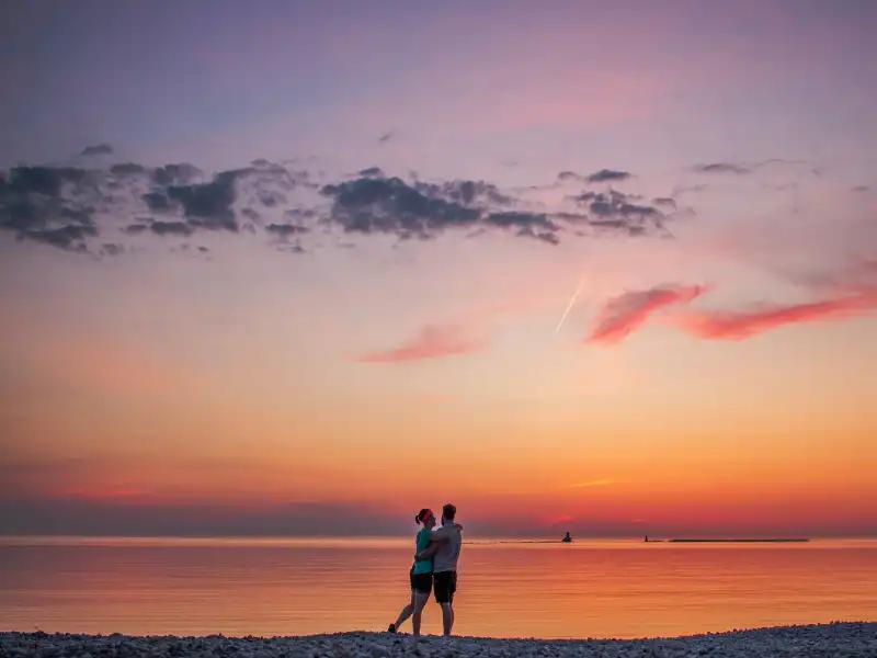 Summer Date Ideas — romantic visual inspiration for couples