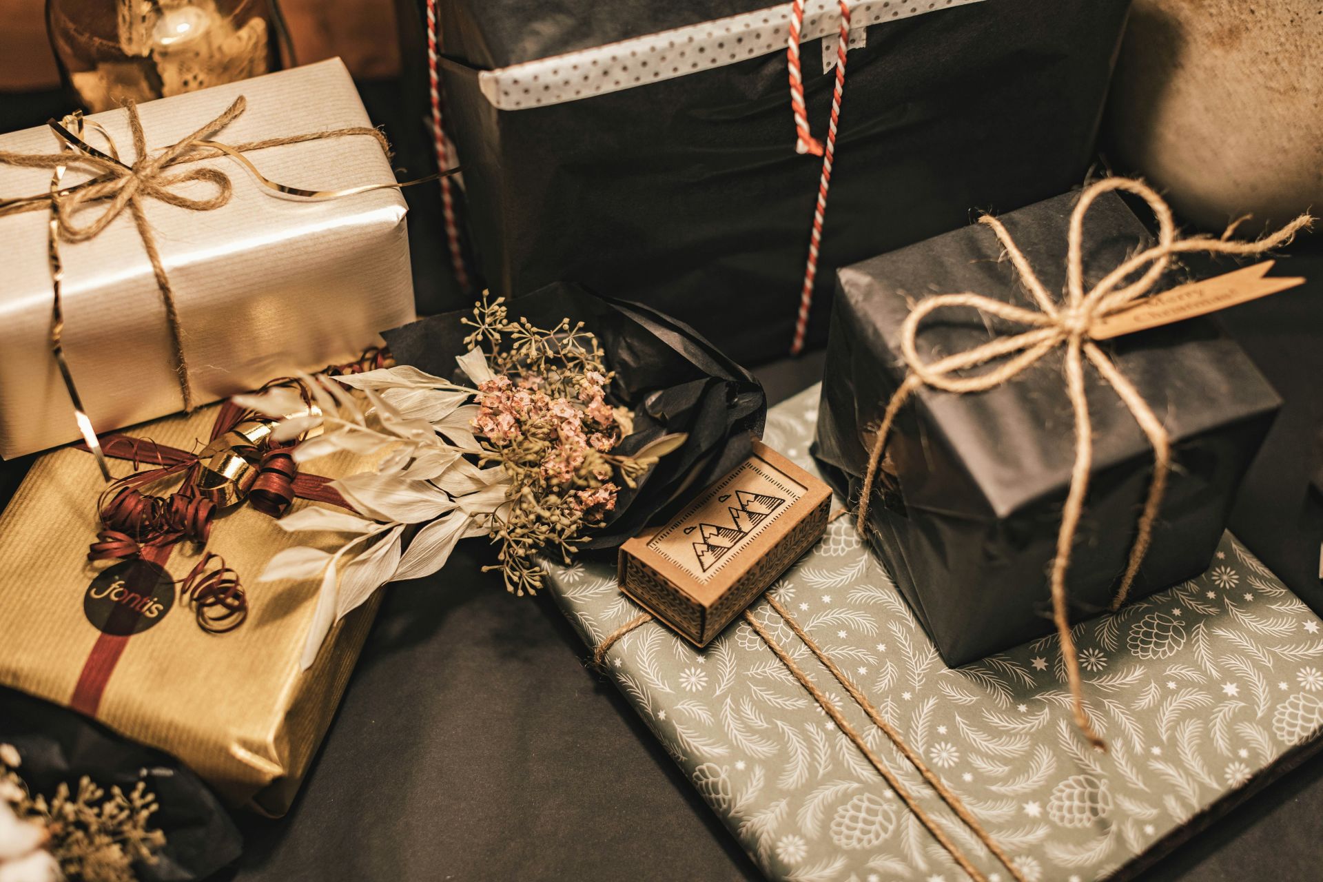 Luxury Romantic Gifts - Thoughtful gift ideas for couples on LoveVerse