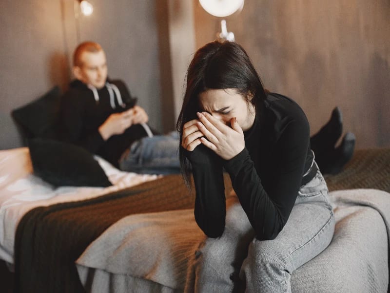 Signs of an Unhealthy Relationship: 30 Warning Signs Not to Ignore