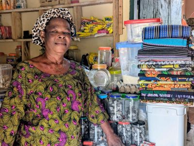 Joséphine was able to stock her shop more fully, which boosted her sales and increased her profits