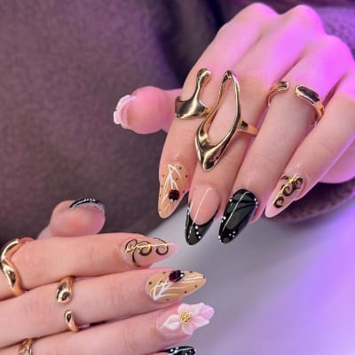 Nail studio work