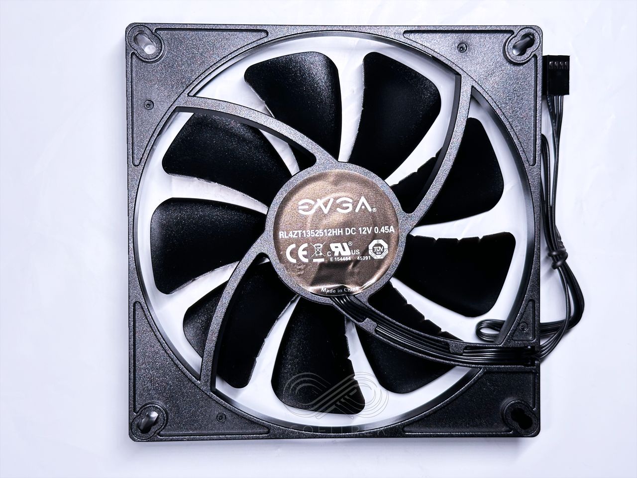 RL4ZT1352512HH EVGA FX 140mm Fan 12VDC 0.45A 4-Pin PWM