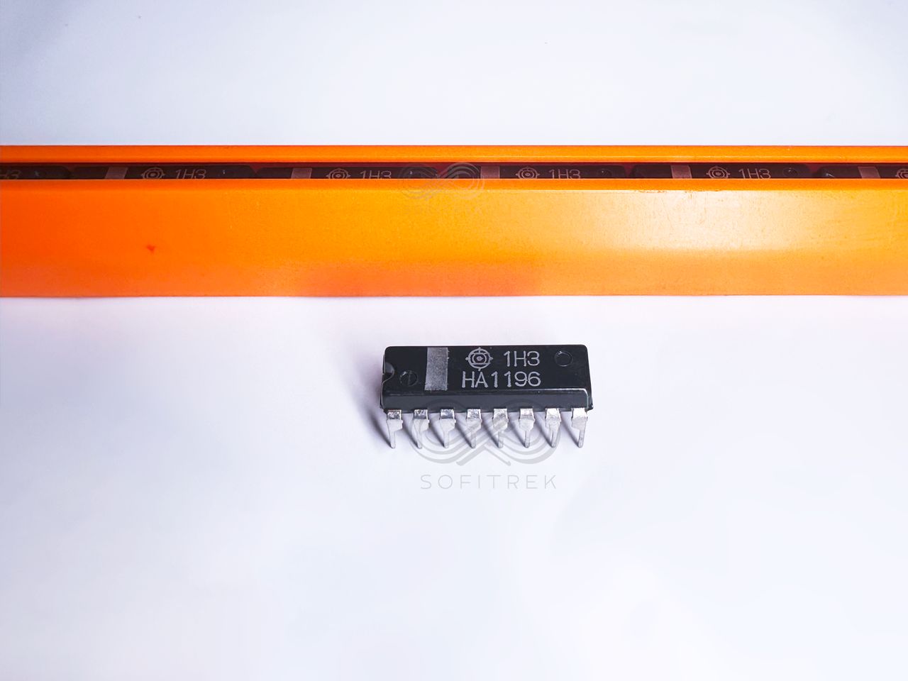 1X HA1196 HITACHI PLL FM Stereo Demodulator IC 55dB Separation DIP