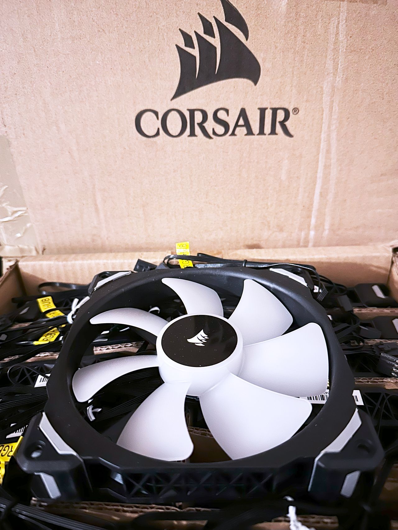 Corsair 31-004897 ML140 Pro 140mm RGB LED Fan | 12V DC 0.202A