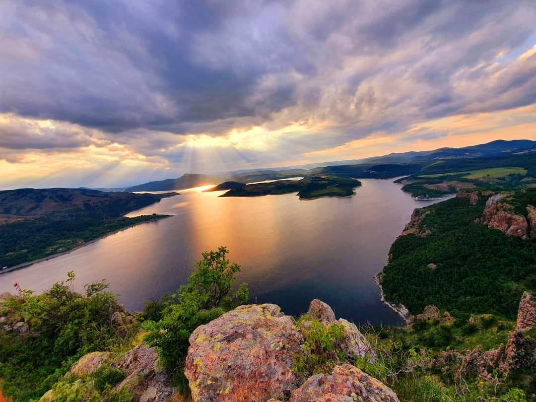 explore image