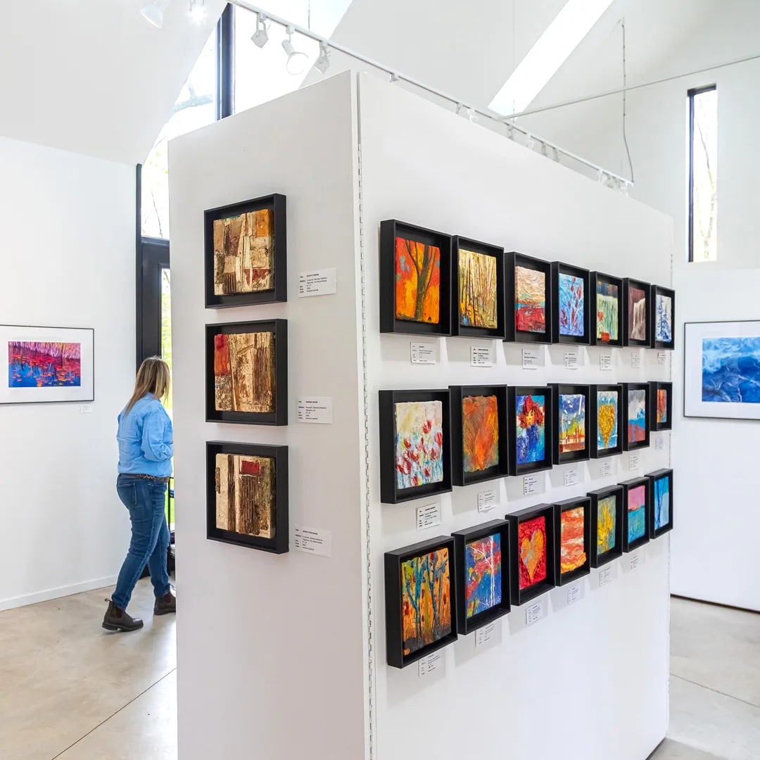 ANDARA Gallery Presents: LUMINOUS Holiday Art Show and Sale - Nov 16th to Dec 6th, 2025 and Dec 6th to 23rd, 2025. Photo Credit: Daniel Vaughan, @vaughan_group.ca