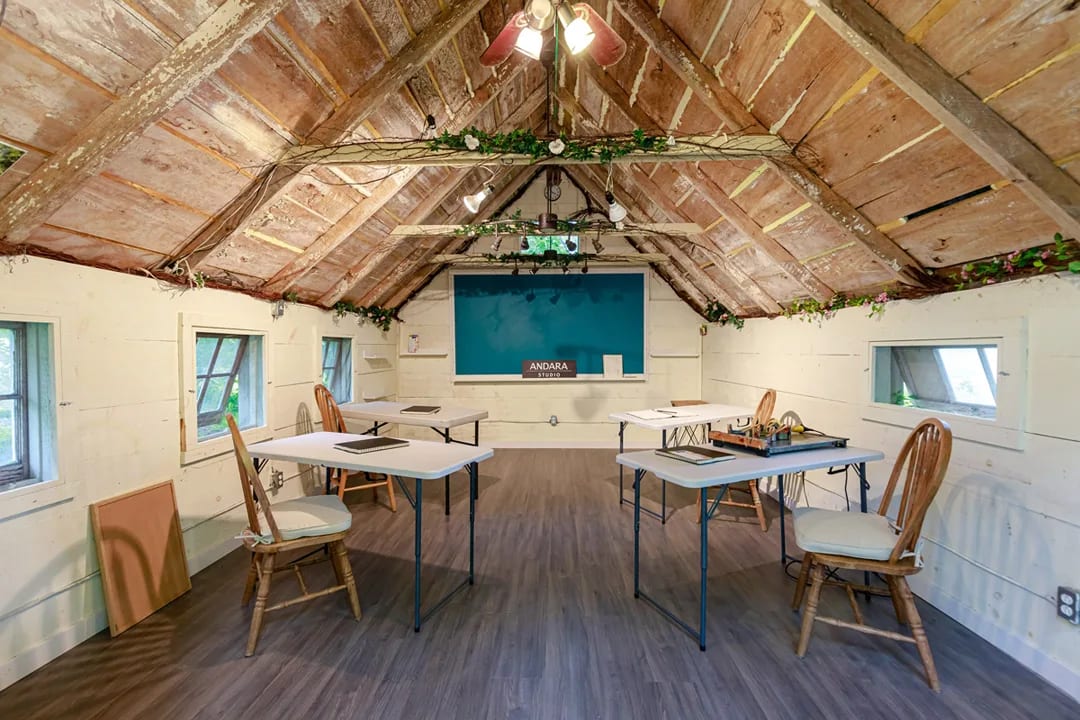 ANDARA Studio - Art Workshops at ANDARA Gallery, Prince Edward County © Daniel Vaughan, @Vaughan_group.ca
