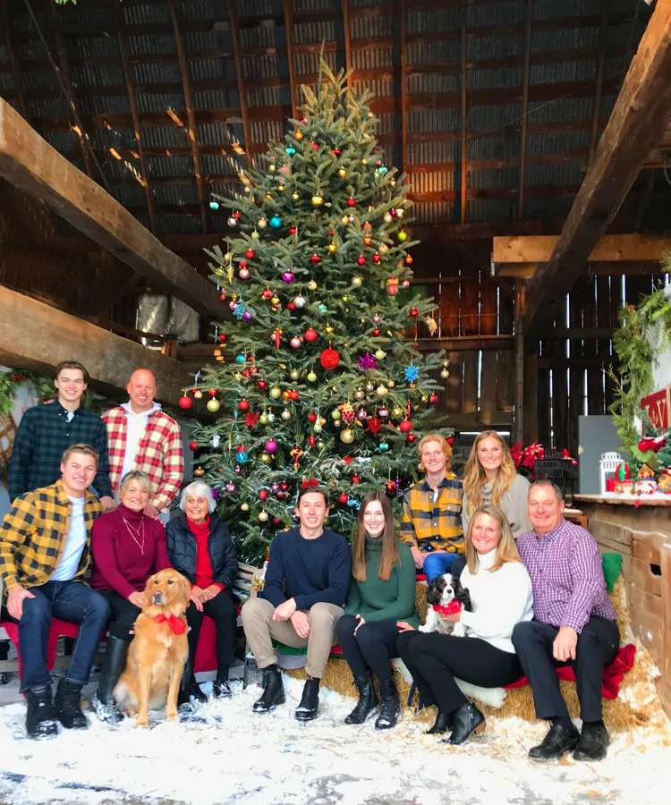 ANDARA Gallery's 5th Annual "Holiday Photo in the Barn"! Reservations: (613) 393-1572. All Welcome. Bring charged phone. We use to take photo of you/group in festive seating area in the barn in exchange for donation to PEC Hospital's Back the Build campaign. $10+ p.p. Donation receipts available.