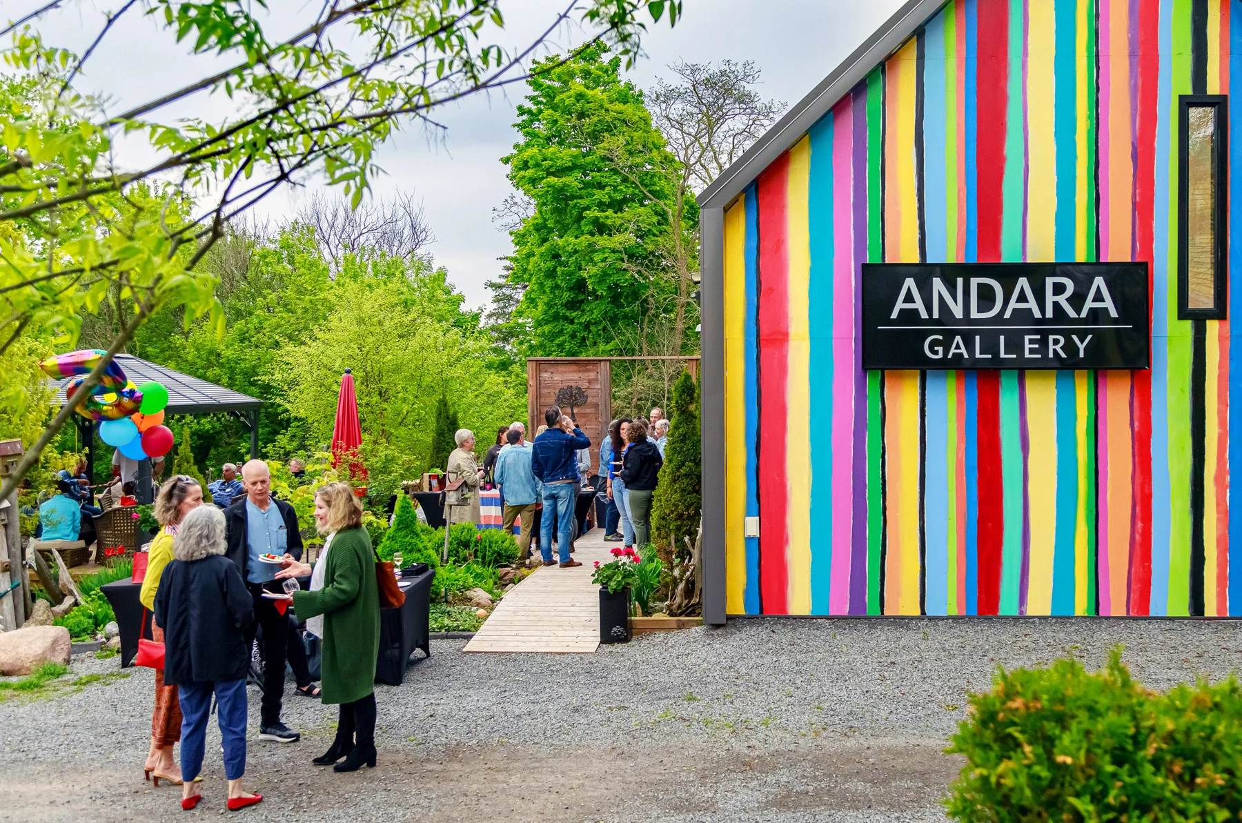 ANDARA Gallery presents “BOTANICA” exhibition and sale of contemporary fine art paintings, photographs and digital art celebrating the garden by Canadian artists Tara Wilkinson and Andrew Csafordi. Photo Credit: “ANDARA Gallery” © Daniel Vaughan, @vaughan_group.ca