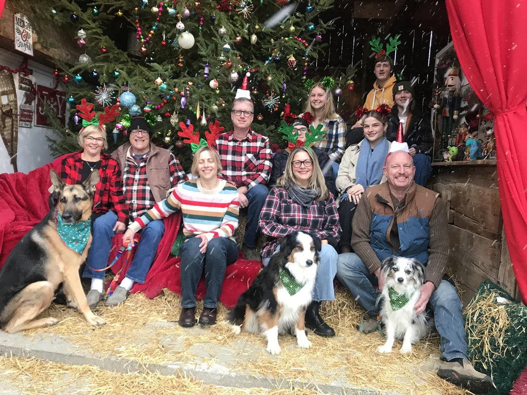 ANDARA Gallery's 5th Annual HOLIDAY PHOTO IN THE BARN - Nov 16 to Dec 8, Noon to 4 PM, By reservation only: (613) 393-1572. Photo credit © Andrew Csafordi, ANDARA Gallery
