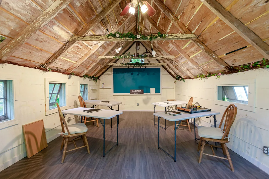 ANDARA Studio Art Workshops at ANDARA Gallery, Prince Edward County © Daniel Vaughan, @Vaughan_group.ca