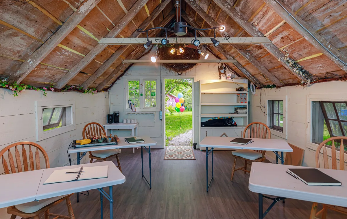 ANDARA Studio Art Workshops at ANDARA Gallery, Prince Edward County © Daniel Vaughan, @Vaughan_group.ca