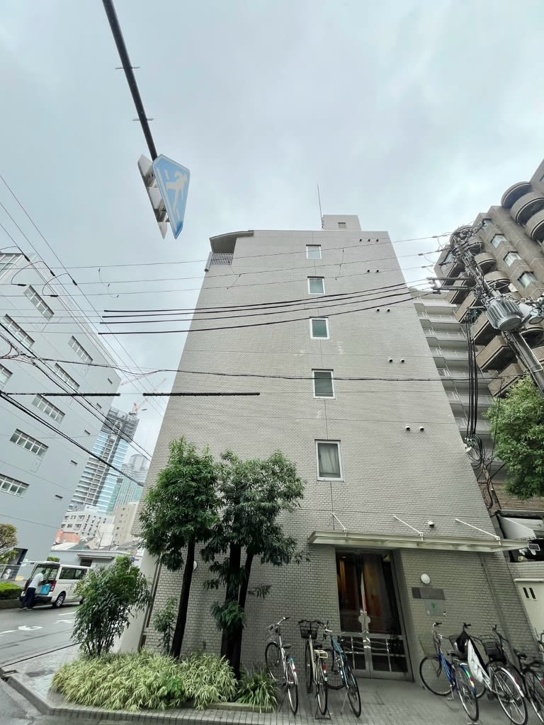 Asta La Vista Shin-Umeda — A Spacious 23-Tatami-Mat Studio