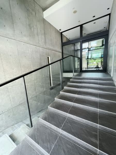Aqua Place Osaka Legend — A Stylish Urban 1LDK Residence 3