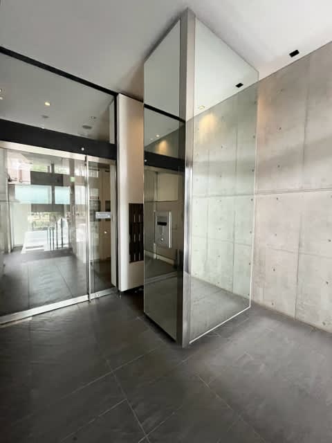 Aqua Place Osaka Legend — A Stylish Urban 1LDK Residence 4
